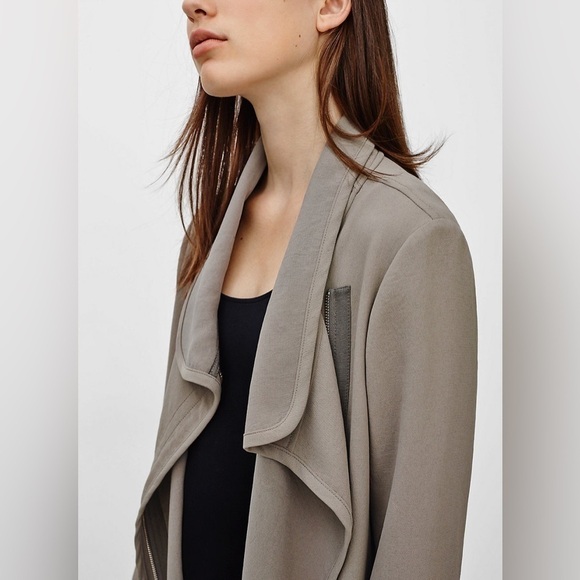 Aritzia Babaton Black Cormac Flowy Black Zip Long Trench Coat Sz Medium - Picture 3 of 7